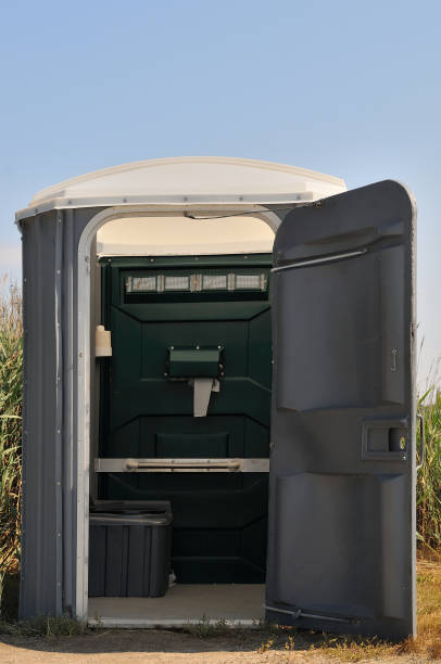 Best Portable restroom trailer rental  in Donna, TX